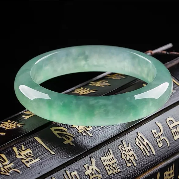 Natural Myanmar jadeite bracel - Coordinates Bracelet recension och pris