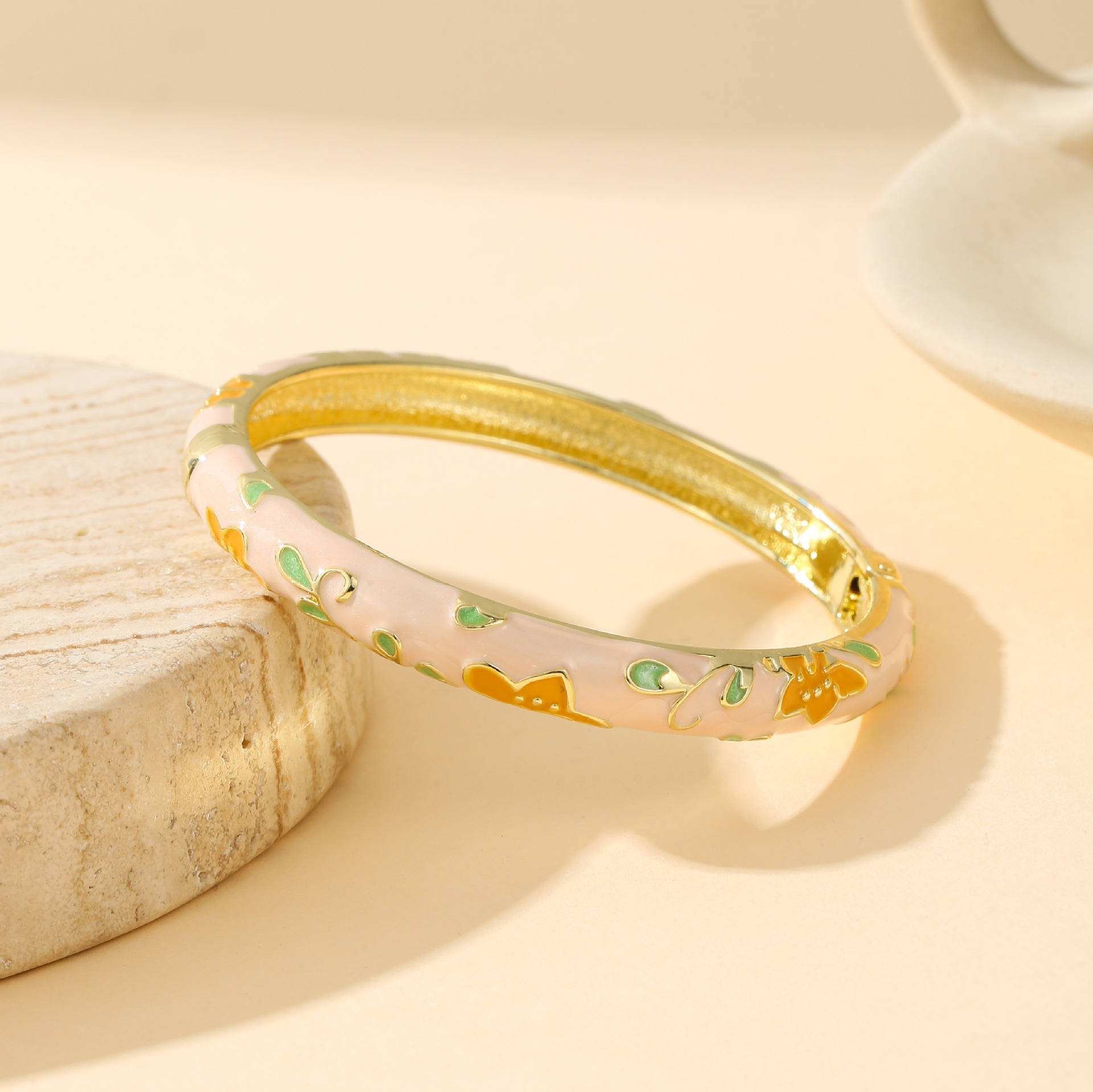 Fresh and sweet colourful enam - Coordinates Bracelet recension och pris