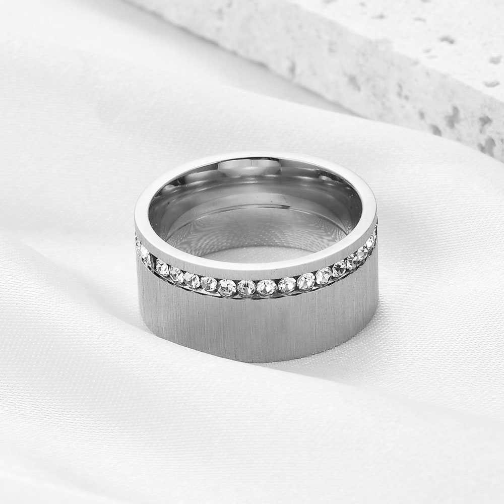 VQYSKO Single Row White Zircon - Initial Ring Custom recension och pris