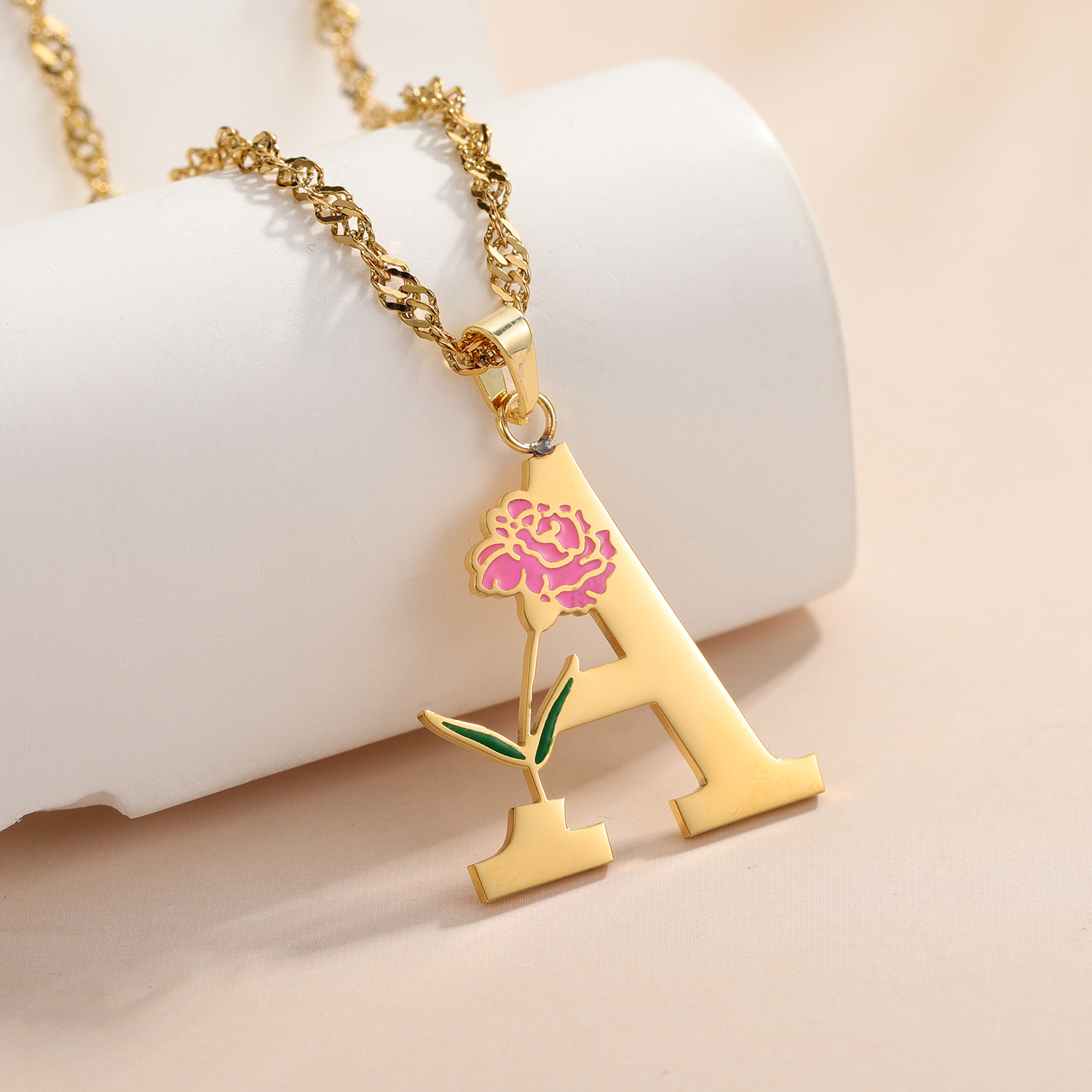 Custom Flower Initial Letter P - Birth Flower Necklace recension och pris